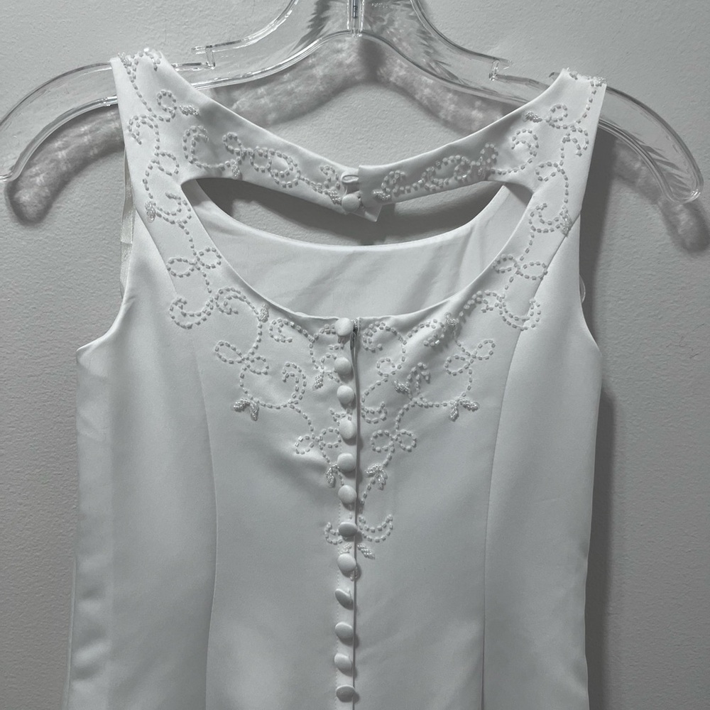 π€ Romantic Bridals Preloved Wedding Gown Vintage-Inspired - Picture 11 of 16